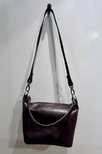 Afbeelding in Gallery-weergave laden, Ellen Truijen Chunky S Bovine Leather Bag (Color Options)