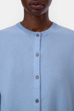 Afbeelding in Gallery-weergave laden, Closed C96913-99E-22 Crew neck cardigan long sleeve - more color options