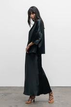 Afbeelding in Gallery-weergave laden, Ahlvar Gallery Hana Long Logo Skirt  Deep Forest