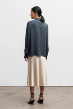 Afbeelding in Gallery-weergave laden, Ahlvar Gallery Mia Shirt Blue Grey