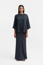 Afbeelding in Gallery-weergave laden, Ahlvar Gallery Thess silk tee - more color options