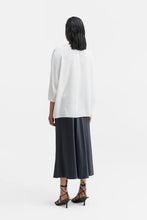 Afbeelding in Gallery-weergave laden, Ahlvar Gallery Thess silk tee - more color options