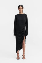 Afbeelding in Gallery-weergave laden, Ahlvar Gallery Lola silk blouse black