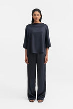 Afbeelding in Gallery-weergave laden, Ahlvar Gallery Ayla Satin Trousers Blue Grey