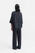 Afbeelding in Gallery-weergave laden, Ahlvar Gallery Ayla Satin Trousers Blue Grey