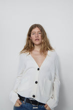 Afbeelding in Gallery-weergave laden, Closed V Cardigan Long Sleeve Ivory C96284-920-22
