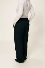 Afbeelding in Gallery-weergave laden, VIVEH JASMINE TROUSERS BLACK 2503-030-08