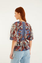 Afbeelding in Gallery-weergave laden, Farm Rio Paisley Scarf Cream Blouse