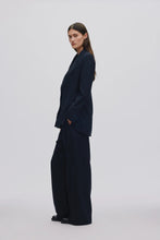 Afbeelding in Gallery-weergave laden, Rabens Saloner DRAPY TAILORING RELAXED PANTS Everdeen I Midnight
