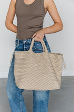 Afbeelding in Gallery-weergave laden, Marrea Large No Tan Lines 004 No Tan Lines