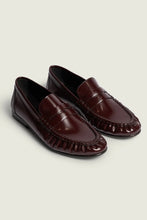 Afbeelding in Gallery-weergave laden, Posa Penny Loafer Wrinkle Polished Burgundy