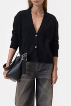 Afbeelding in Gallery-weergave laden, Closed V Cardigan Long Sleeve Black C96284-920-22