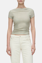 Afbeelding in Gallery-weergave laden, Closed Straight Neck T-shirt C95481-43I-22 pastel olive 674