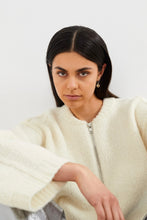 Afbeelding in Gallery-weergave laden, Rabens Saloner Sheep Knit Bomber Jacket Chalk Sig W24403102
