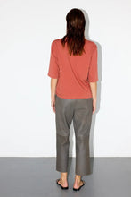 Afbeelding in Gallery-weergave laden, Raiine GENNIE TAUPE LEATHER PANTS
