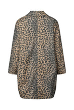 Afbeelding in Gallery-weergave laden, Rabens Saloner JACQLINE LEOPARD PRINT OVERSIZE JACKET I LEOPARD