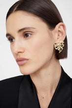 Afbeelding in Gallery-weergave laden, Anine Bing One Bow Earring Gold A-15-10711 GLD1