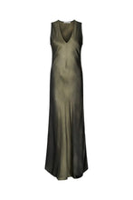 Afbeelding in Gallery-weergave laden, Rabens Saloner Graffiti Bias Dress Wide Strap Venus Olive Charcoal Combo W24381111