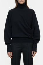 Afbeelding in Gallery-weergave laden, Closed Draped Turtleneck Black C95380-472-EM