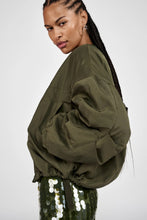 Afbeelding in Gallery-weergave laden, Rabens Saloner Arched Jacket - Glod Army Green W25208107