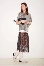 Afbeelding in Gallery-weergave laden, Roseanna MARTIAL SILVER SEQUIN T-SHIRT W26MIDNMARTIAL