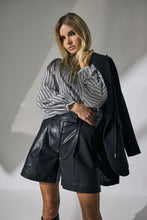Afbeelding in Gallery-weergave laden, Co'couture 500139 PhoebeCC Long Leather Bermuda 65001 Black