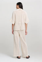 Afbeelding in Gallery-weergave laden, CHPTR-S Cleo Blouse Ecru