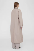 Afbeelding in Gallery-weergave laden, Anine Bing Randy Maxi Trench Taupe A-01-6185-230