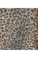Afbeelding in Gallery-weergave laden, Rabens Saloner INJA LEOPARD PRINT WIDE LEG PANTS I SNOW LEOPARD