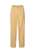 Afbeelding in Gallery-weergave laden, Rabens Saloner TEXTURE CANVAS PLEAT PANTS - RAINA W26220108 Sand
