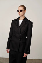 Afbeelding in Gallery-weergave laden, Herskind Sailor Wool Fitted Blazer - Black Pinstripe