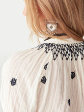 Afbeelding in Gallery-weergave laden, Maison Hotel SANTORINI SYBILLE BLOUSE BLUE LAGOON