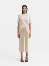 Afbeelding in Gallery-weergave laden, Ahlvar Gallery Yoli silk blouse cream