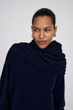 Afbeelding in Gallery-weergave laden, Rabens Saloner DALANI Pure wool boxy sweater I Navy