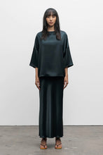 Afbeelding in Gallery-weergave laden, Ahlvar Gallery Hana Long Logo Skirt  Deep Forest