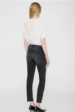 Afbeelding in Gallery-weergave laden, Anine Bing Jaylin Tee Signature Ivory A-08-10524-IVY1