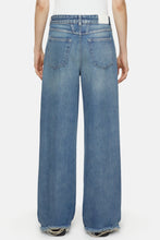 Afbeelding in Gallery-weergave laden, Closed Nikka Dark Blue C22189-18S-58 DBL