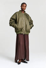 Afbeelding in Gallery-weergave laden, CHPTR-S Fluky Bomber Green