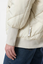 Afbeelding in Gallery-weergave laden, Closed Quilted Jacket Shortbread Beige C97688-69W-22