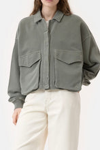 Afbeelding in Gallery-weergave laden, Closed Heritage Jacket Faded Green C95352-472-AM