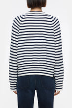 Afbeelding in Gallery-weergave laden, Closed Crew Neck Long Sleeve Ivory C96403-99A-ST