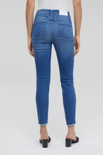 Afbeelding in Gallery-weergave laden, Closed A Better Blue Skinny Pusher Mid Blue C91231 04R 5H