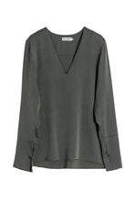 Afbeelding in Gallery-weergave laden, Ahlvar Gallery Kelly V-neck Blouse Military Green 9756-29