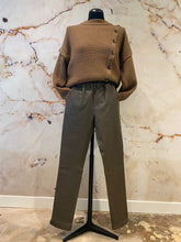 Afbeelding in Gallery-weergave laden, Est'Chino Stretch Leather Moral Taupe - Forest if