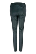 Afbeelding in Gallery-weergave laden, Ruby Tuesday Nara Leather Chino Legging Dark Green T307-1621
