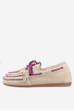 Afbeelding in Gallery-weergave laden, Posa Boat Loafer Fringe- Coloured Stitch Light Taupe
