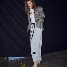 Afbeelding in Gallery-weergave laden, Haute L'Amitié HL10900 Glimpse Pocket Blazer Silver Glimpse
