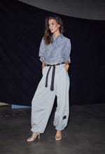 Afbeelding in Gallery-weergave laden, Haute L'Amitié HL10923 Maxi Split Tie Pant  Grey Melangé

