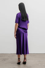 Afbeelding in Gallery-weergave laden, Ahlvar Gallery Hana Satin Skirt - more colors
