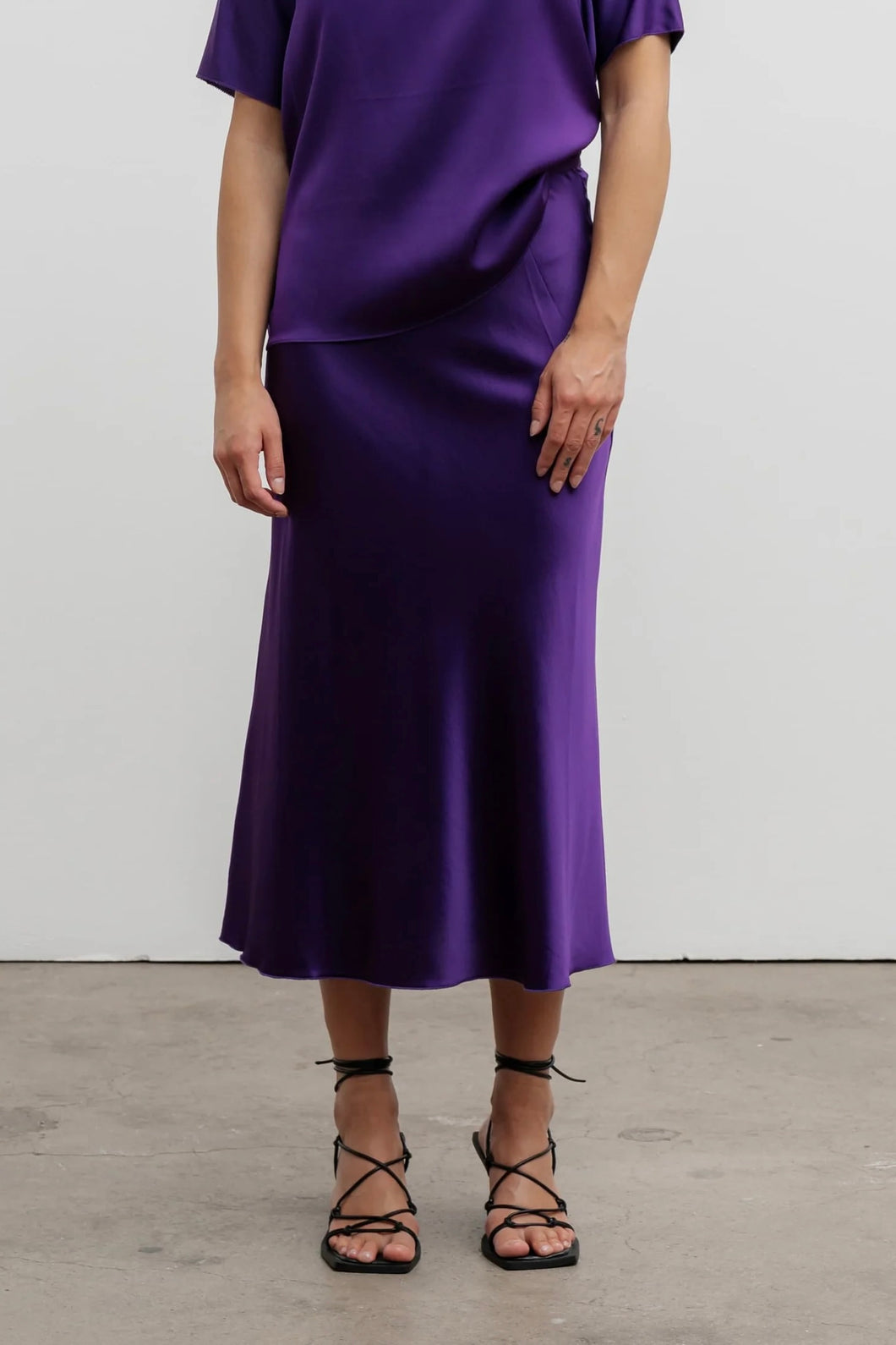 Ahlvar Gallery Hana Satin Skirt Violet